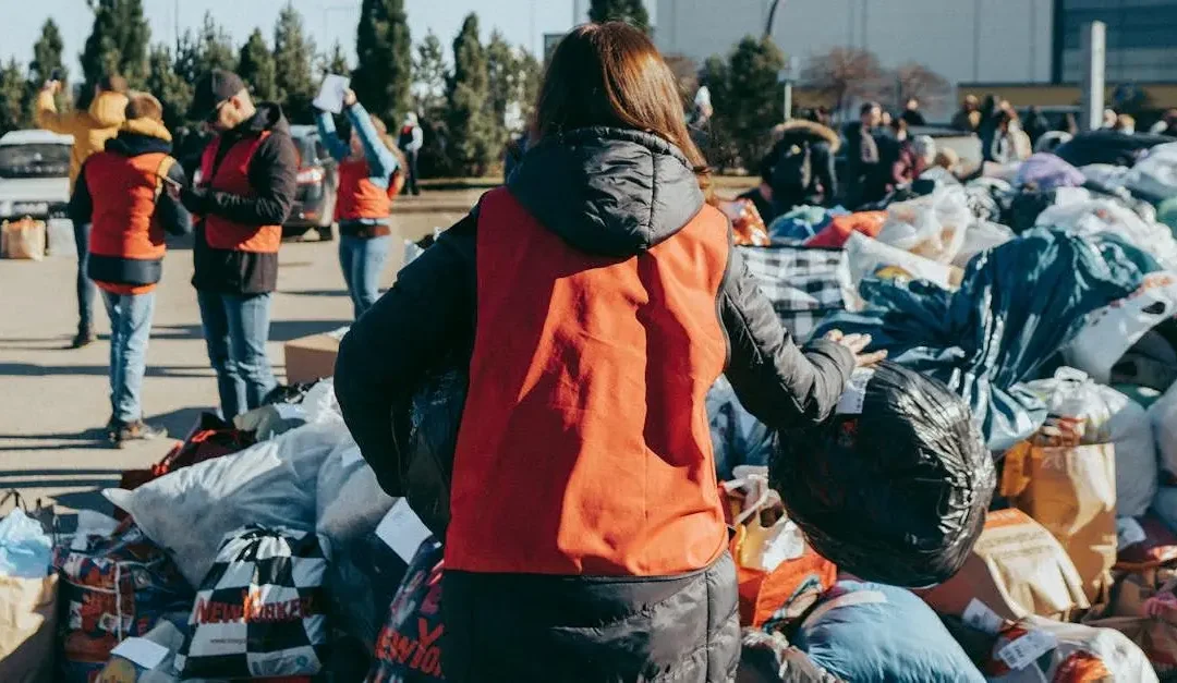 7 Best Volunteering Opportunities for 14 Year Olds Today